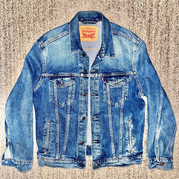 Levi's Levi Strauss Men's Blue Denim Wash Trucker Jacket in Blue Size Medium - Picture 5 of 13